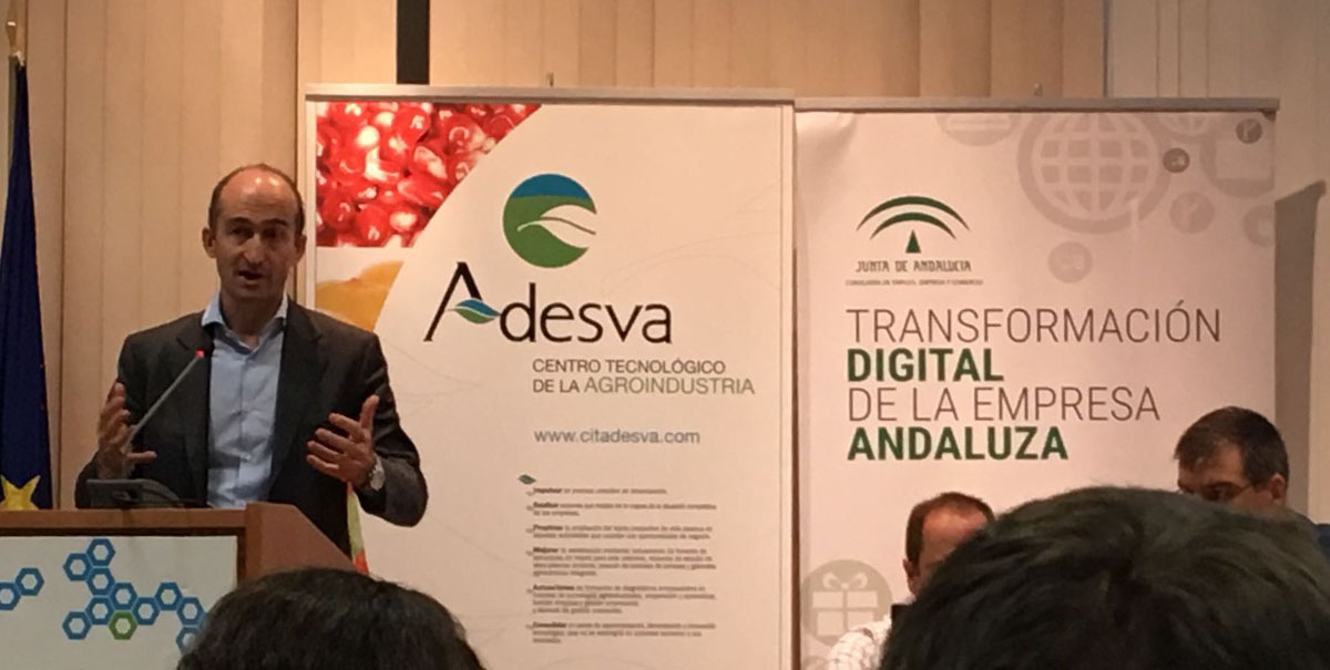 Jose Luis Molina en un momento de su exposición sobre transformación digital agrícola