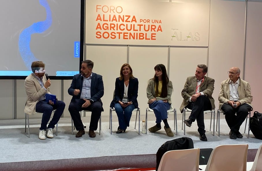 Momento de la mesa redonda Espacios de Datos Expo Sagris 2025